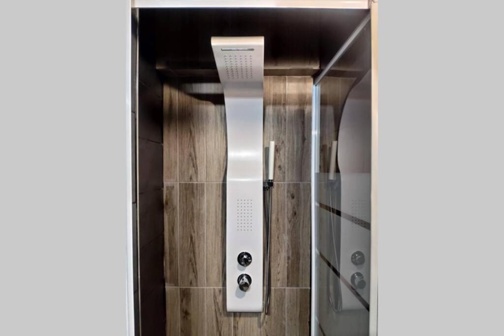 Deluxe Apartment By Prima Lodging Солун Екстериор снимка